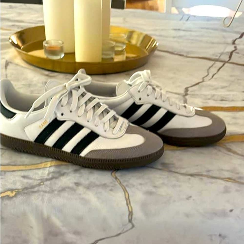 Adidas Samba.